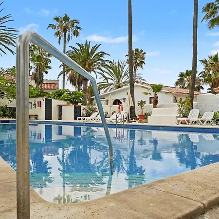 Private Pool And Ocean Views Holiday home